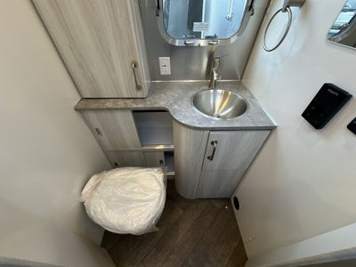 2026 Airstream 27FBT Base