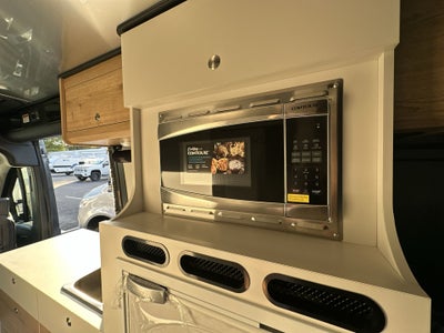 2026 Airstream Rangeline Base