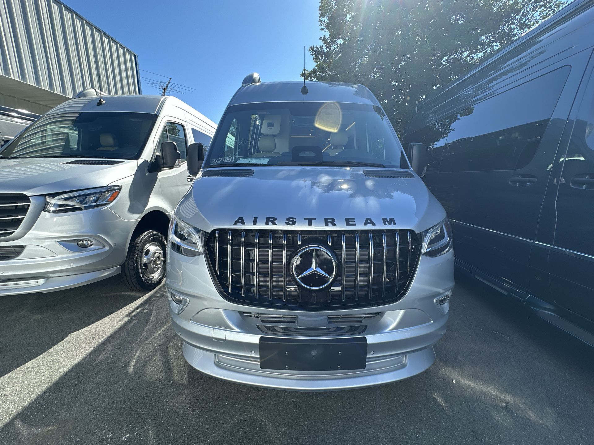 2026 Airstream 24GL 4x2 Passenger Base