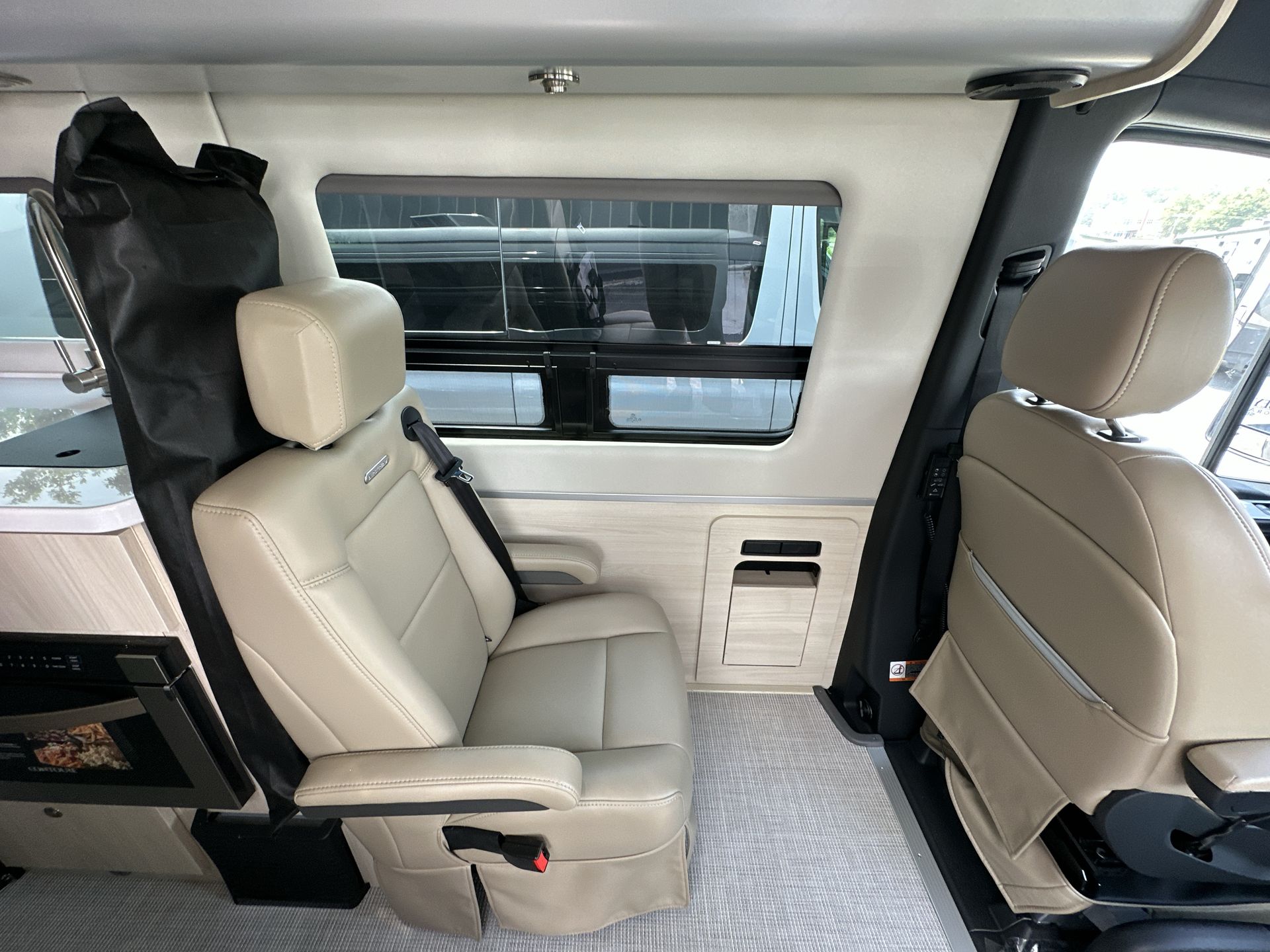 2025 Airstream 24GL Base