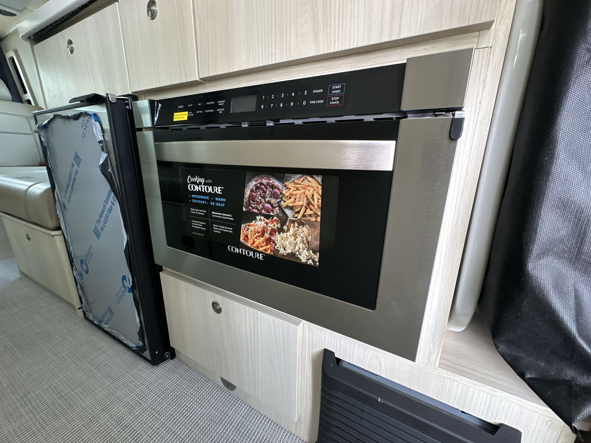 2025 Airstream 24GL Base