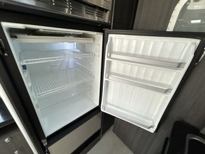 2021 Airstream ALP 24 Base