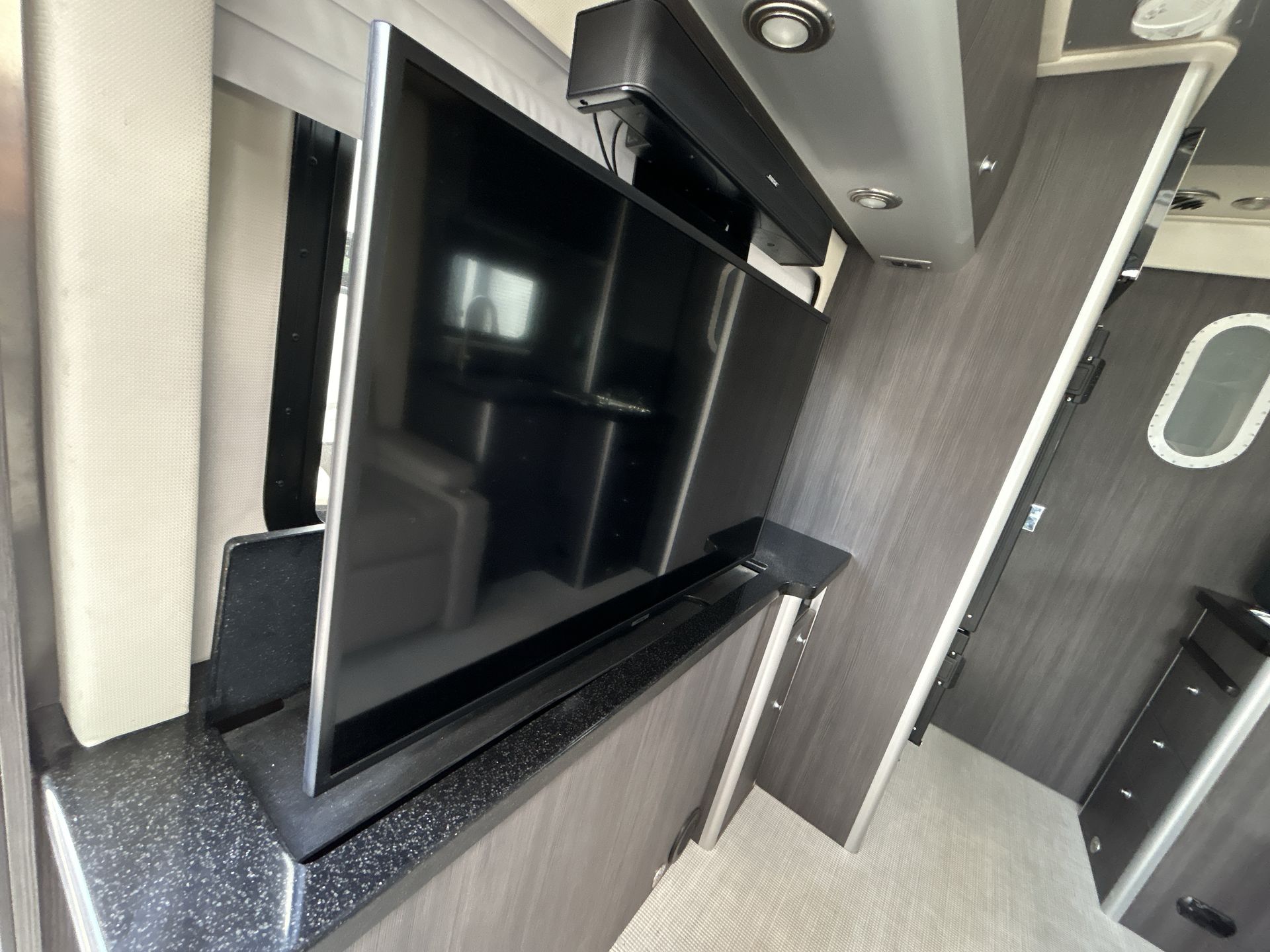 2021 Airstream ALP 24 Base