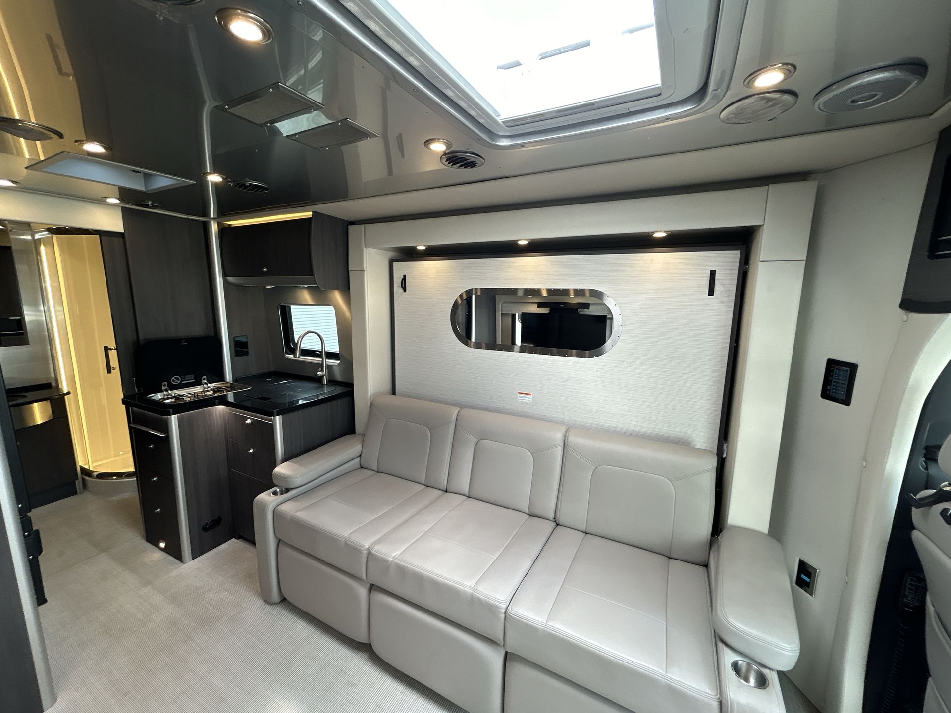 2021 Airstream ALP 24 Base