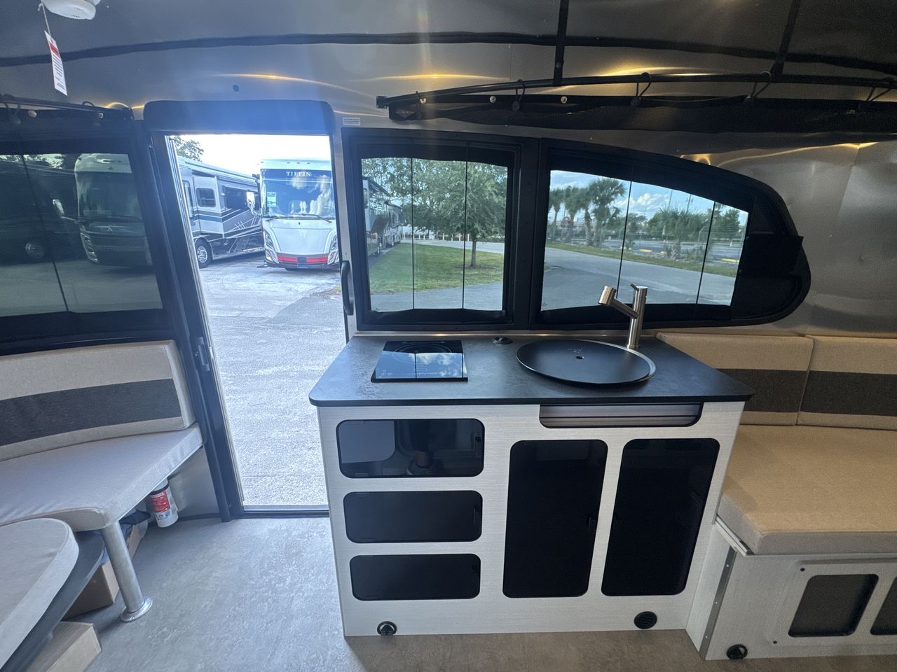 2026 Airstream 20Xe Base