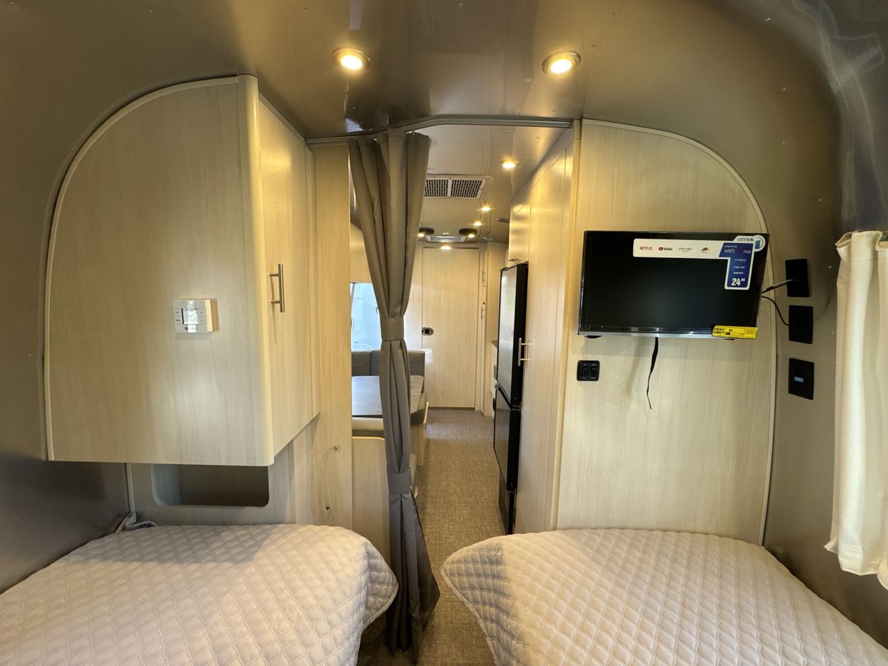 2026 Airstream 23FBT Base