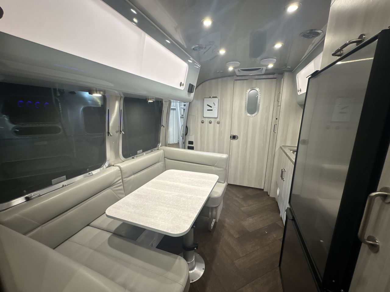 2026 Airstream 23FBT Base