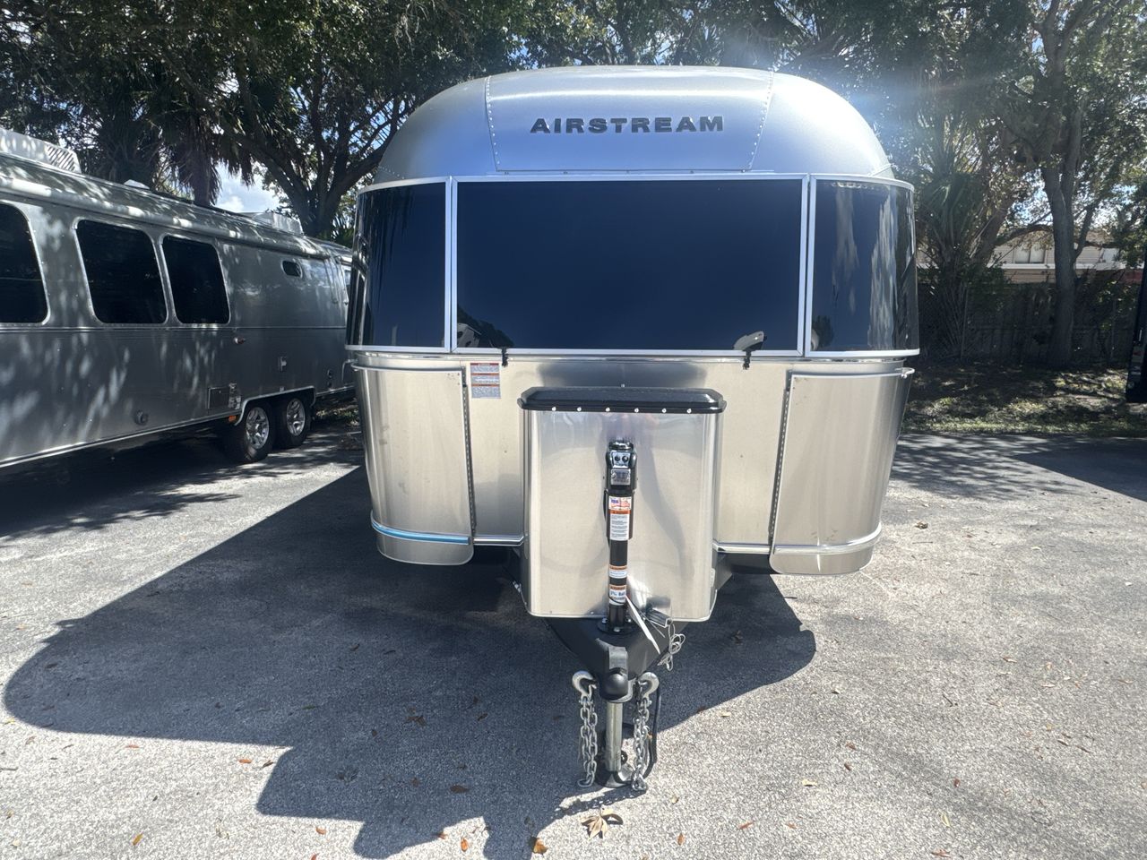 2026 Airstream 25FBQ Base
