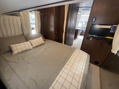 2025 Airstream 25FBQ Base