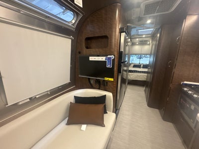 2026 Airstream 27FBQ Base