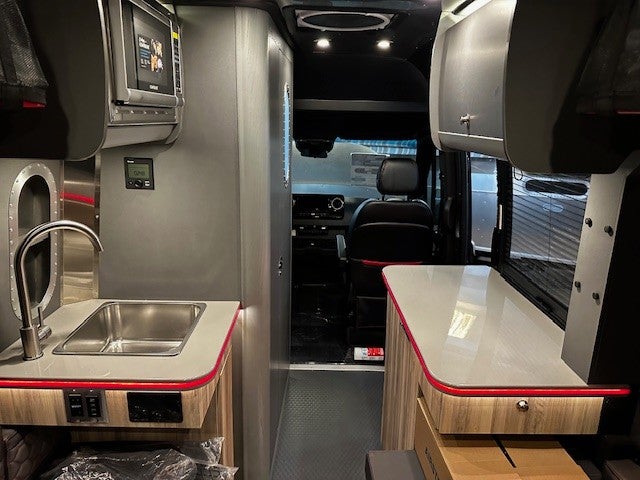 2025 Airstream 19X Base