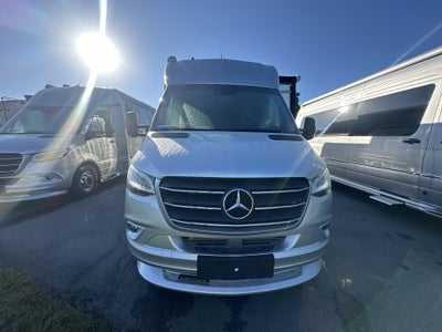 2025 Airstream Murphy Suite Tommy Bahama Base