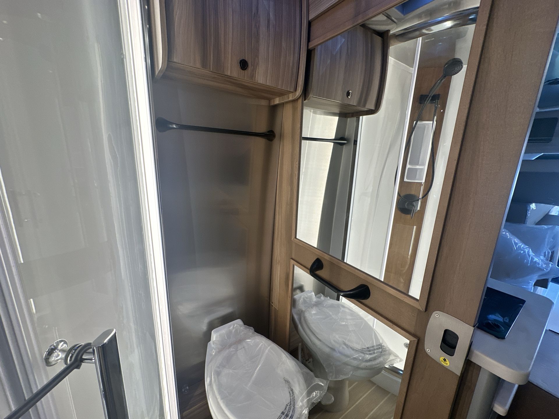 2025 Airstream Murphy Suite Tommy Bahama Base