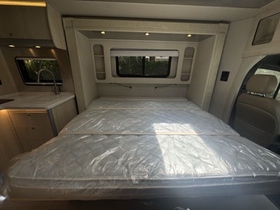 2026 Airstream Murphy Suite Base