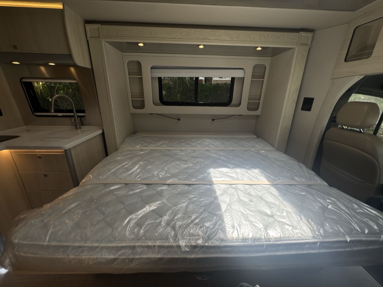 2026 Airstream Murphy Suite Base