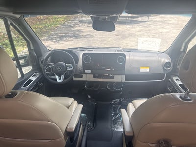 2026 Airstream Murphy Suite Base