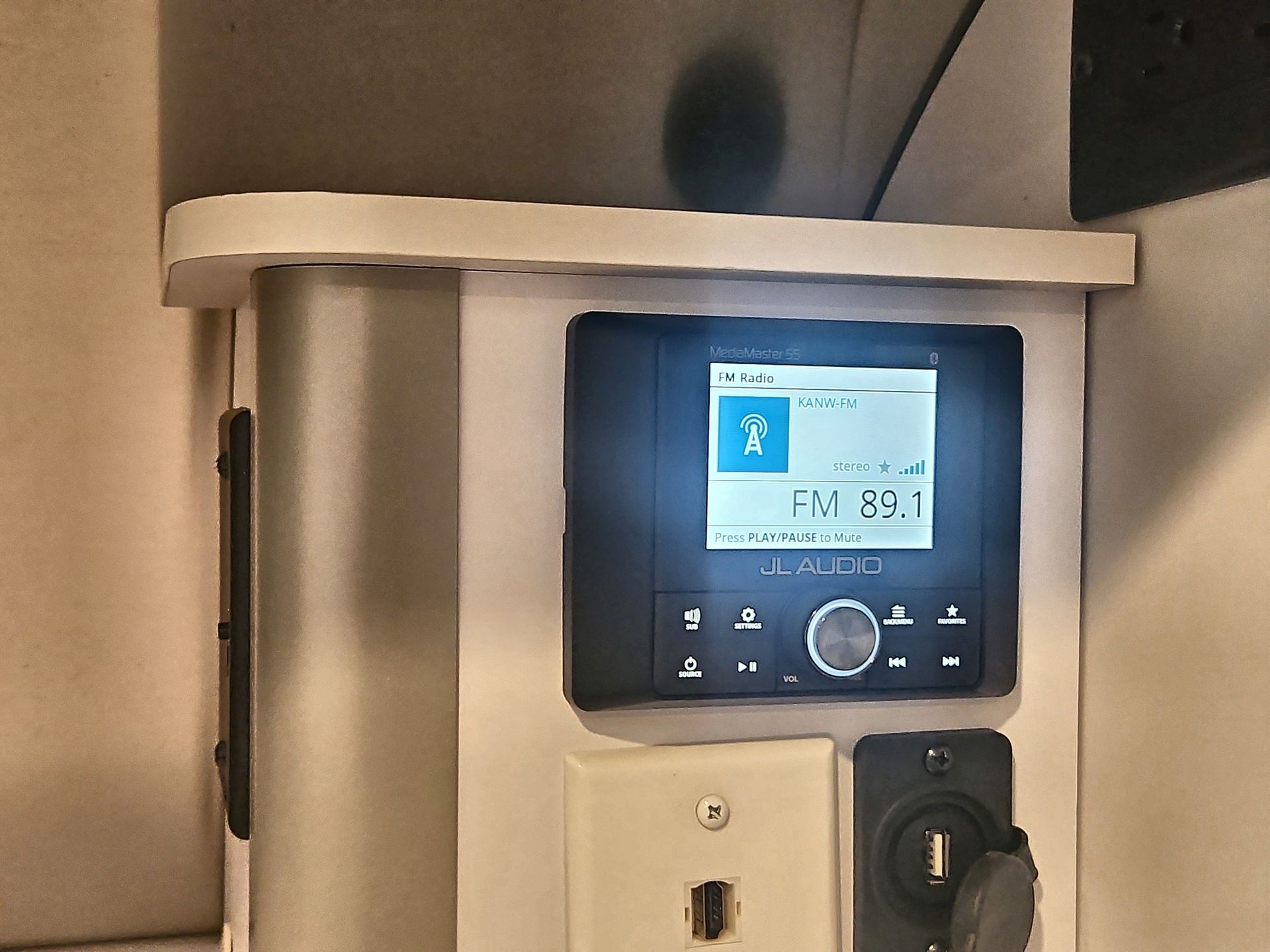 2026 Airstream 16RB Base