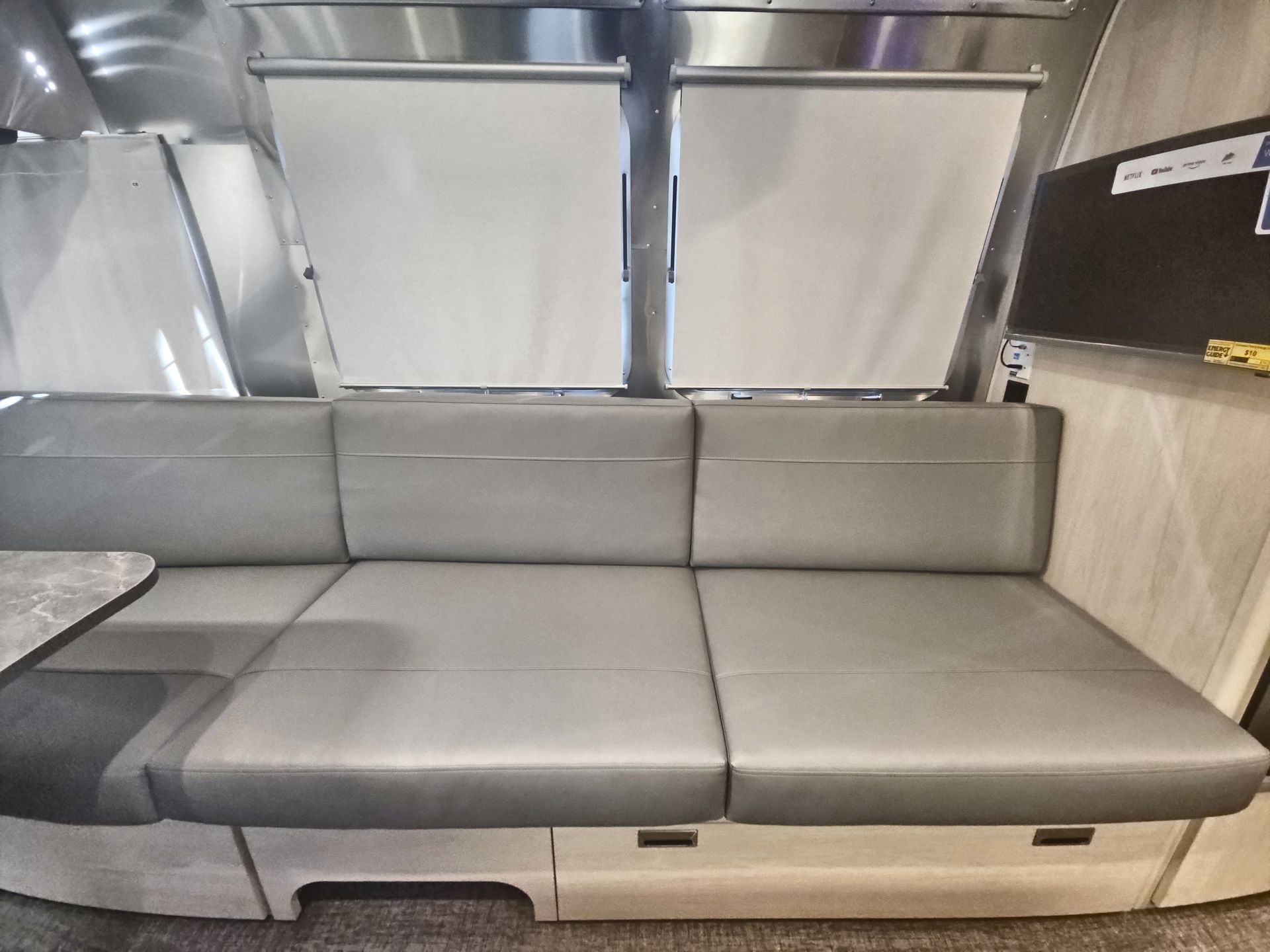 2026 Airstream 25FBT Base