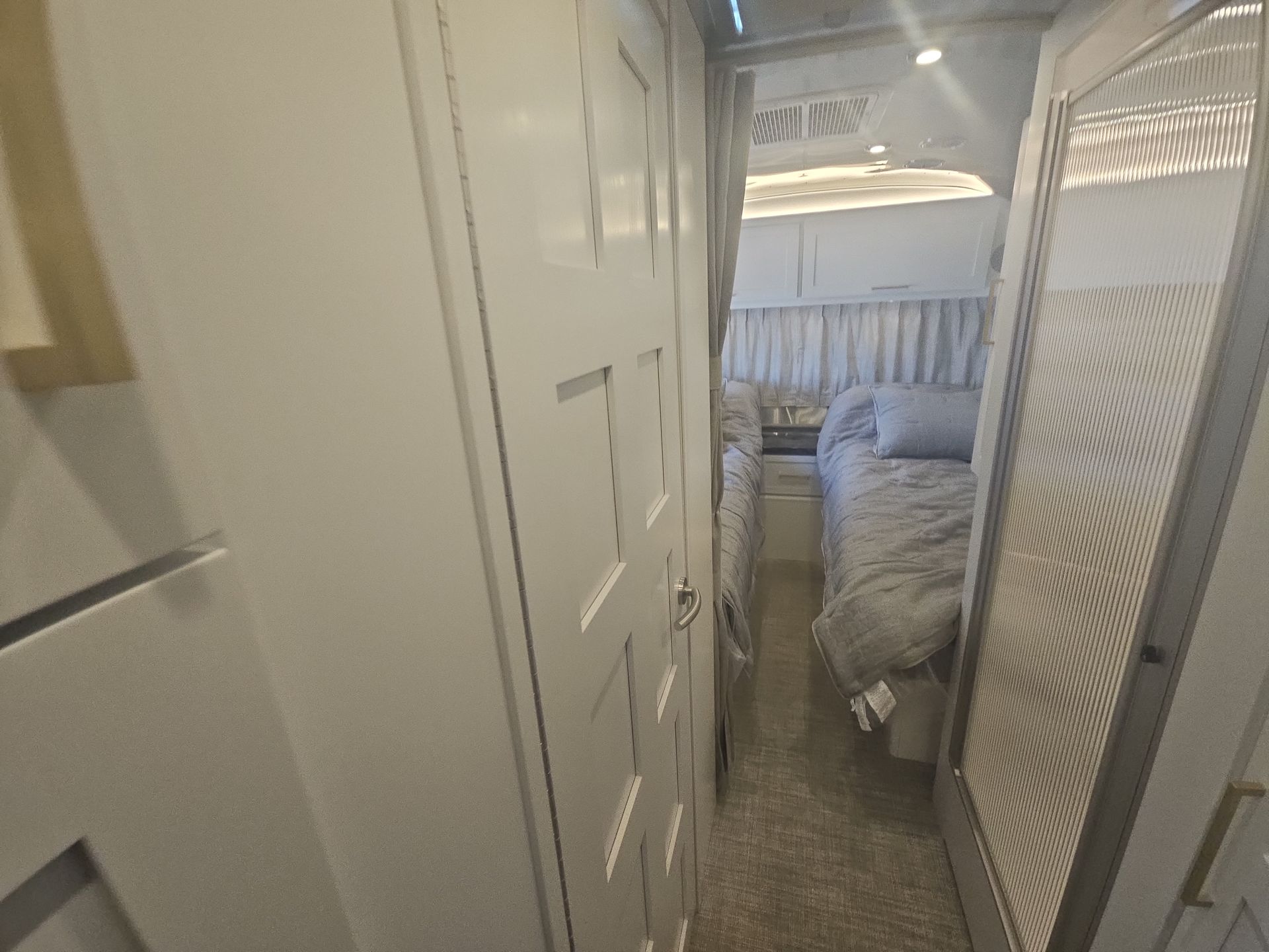 2026 Airstream 28RBT Base