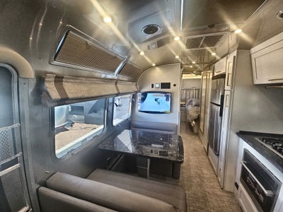 2026 Airstream 28RBT Base