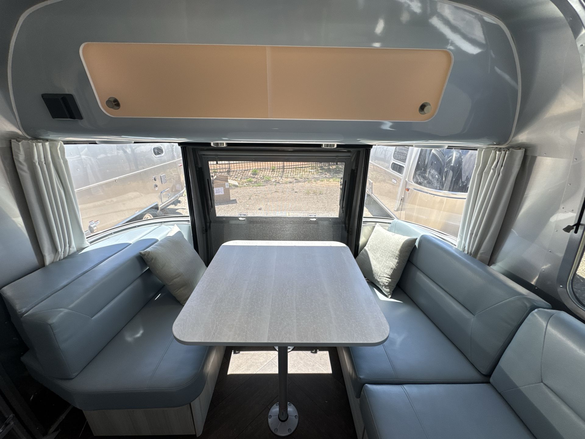 2026 Airstream 25FBQ Base