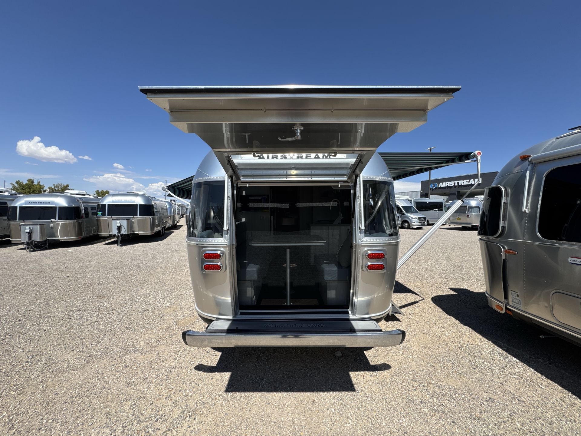 2026 Airstream 25FBQ Base
