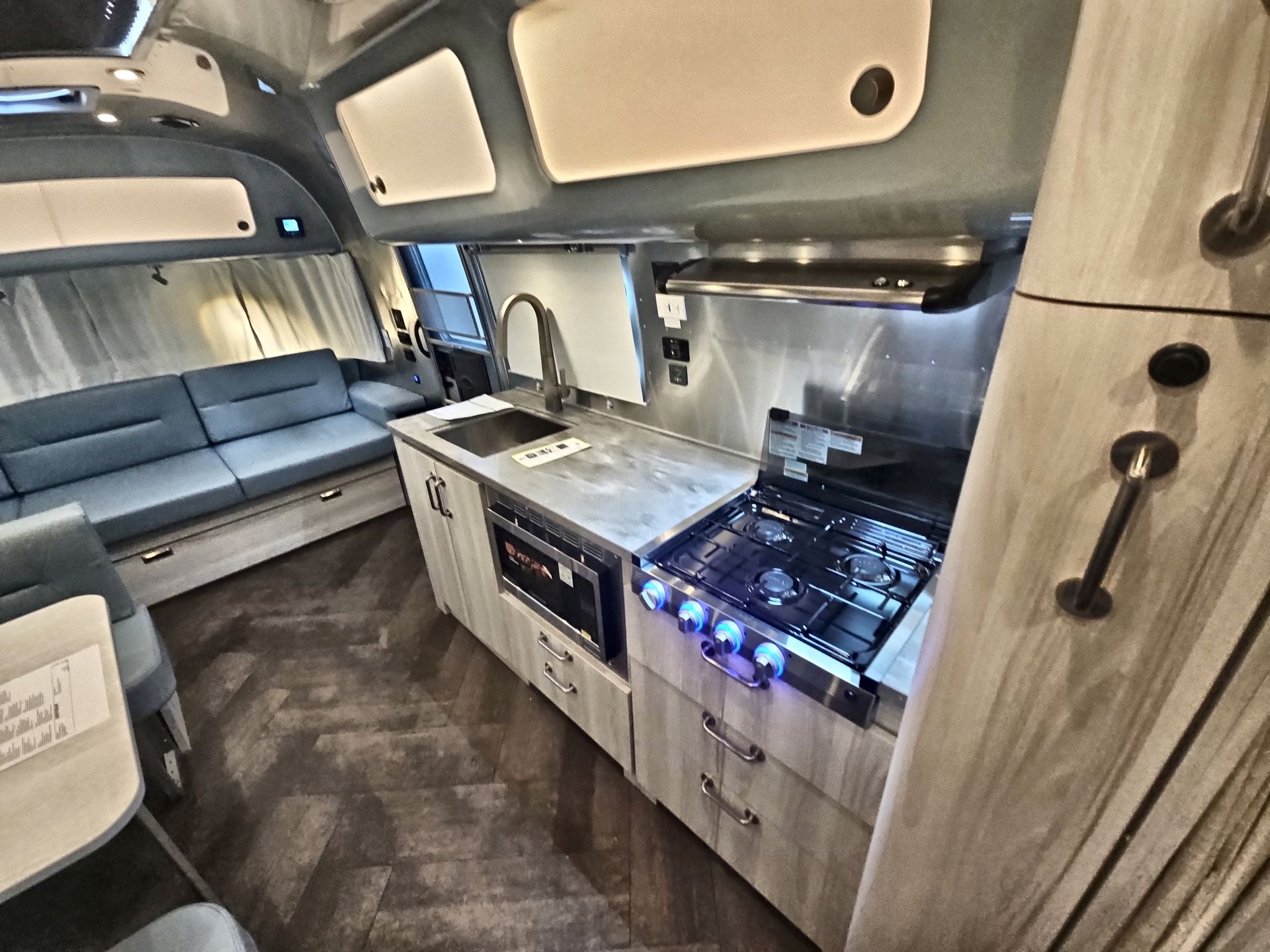 2025 Airstream 30RBQ Base