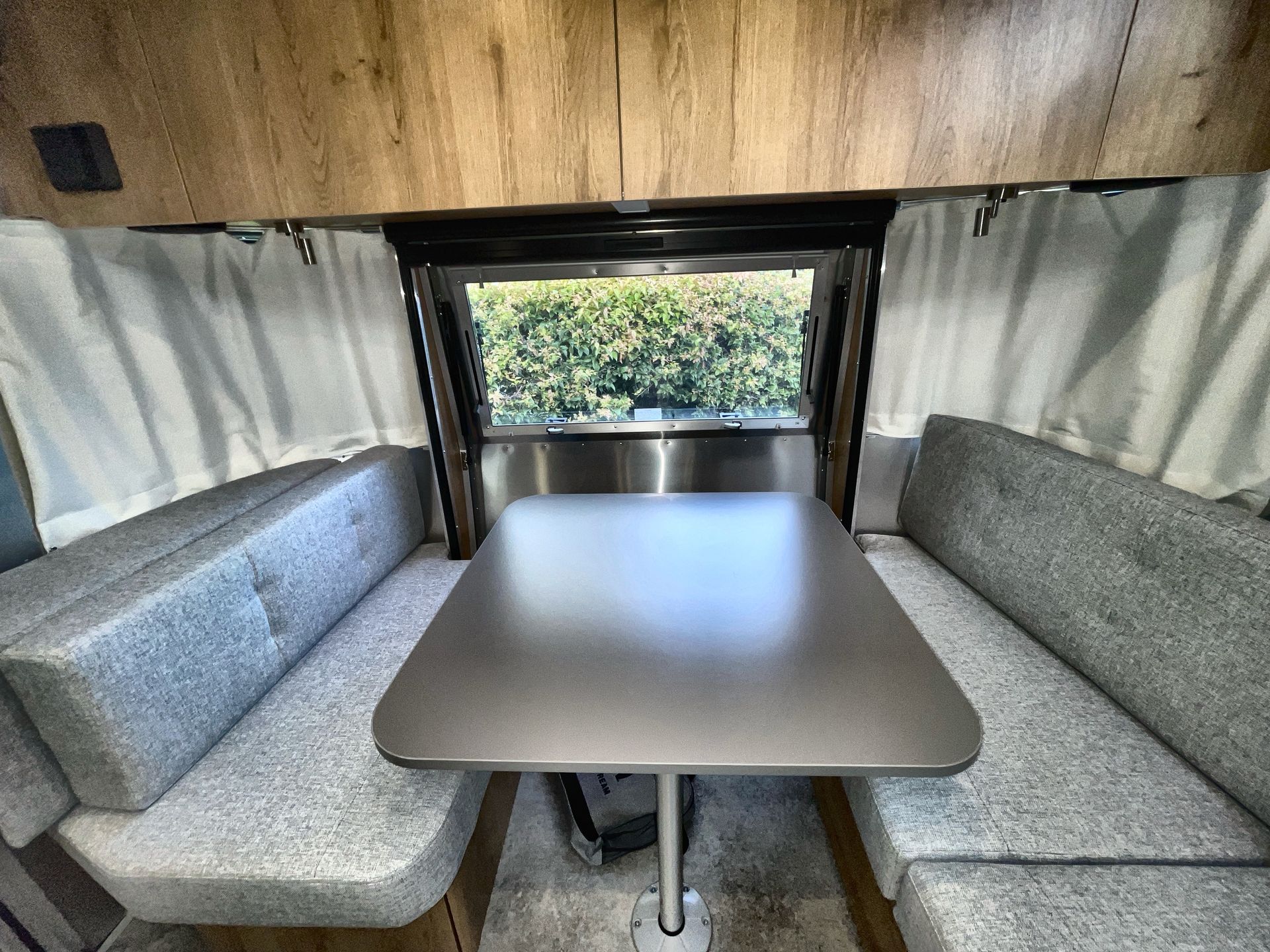 2026 Airstream 25FBQ Base