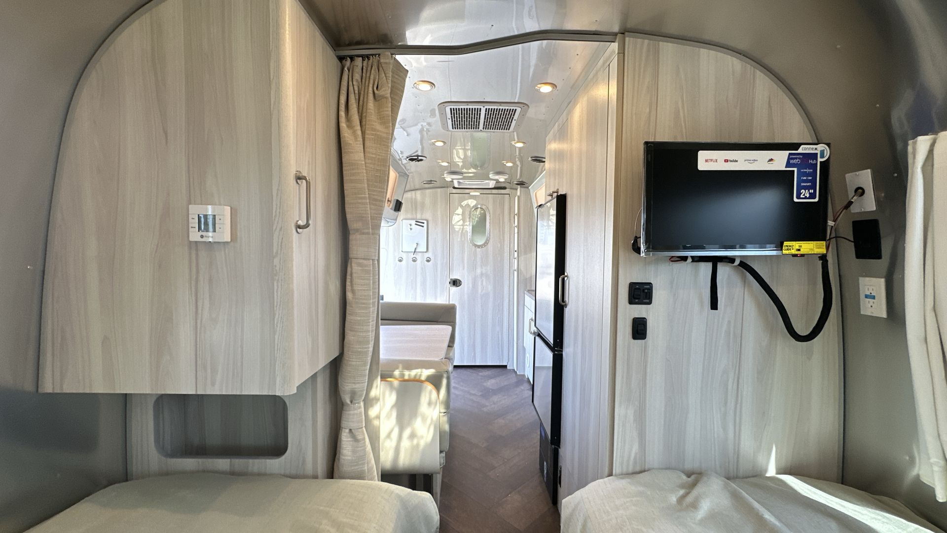 2025 Airstream 23FBT Base