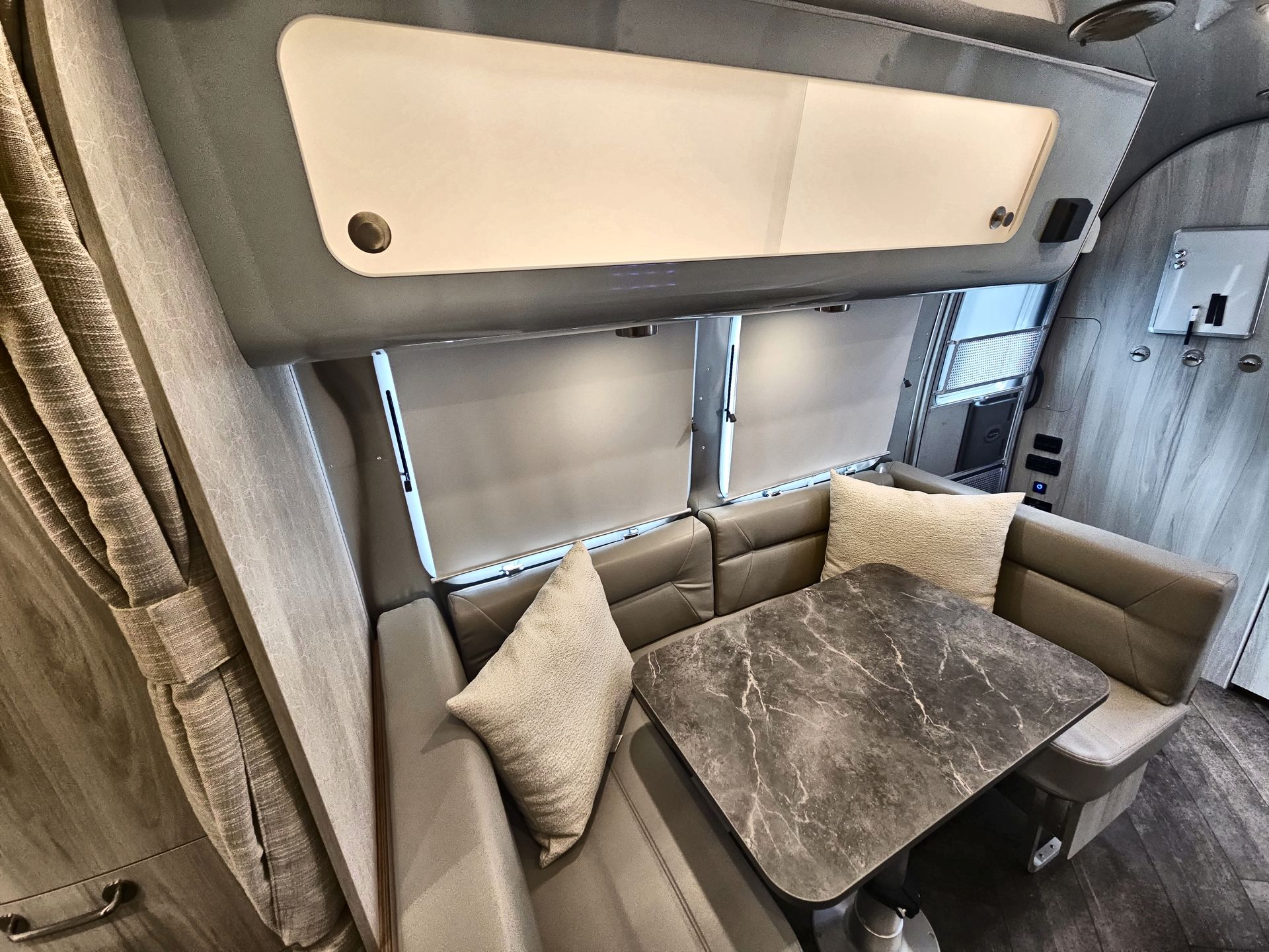 2025 Airstream 23FBQ Base