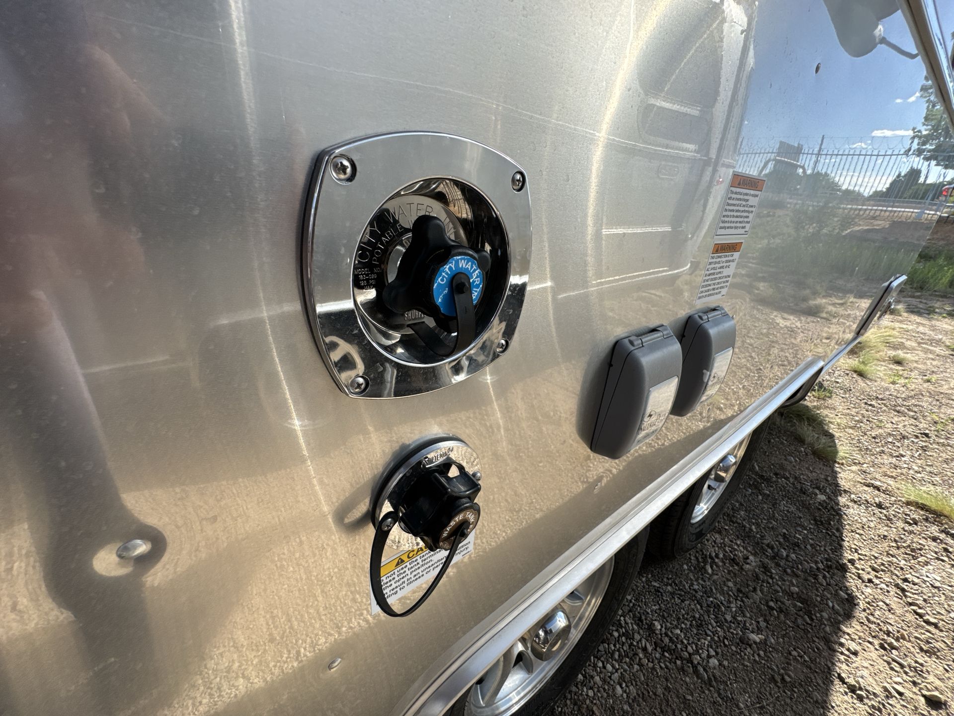 2025 Airstream 27FBT Base