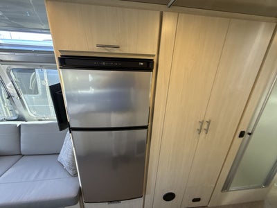 2026 Airstream 27FBQ Base