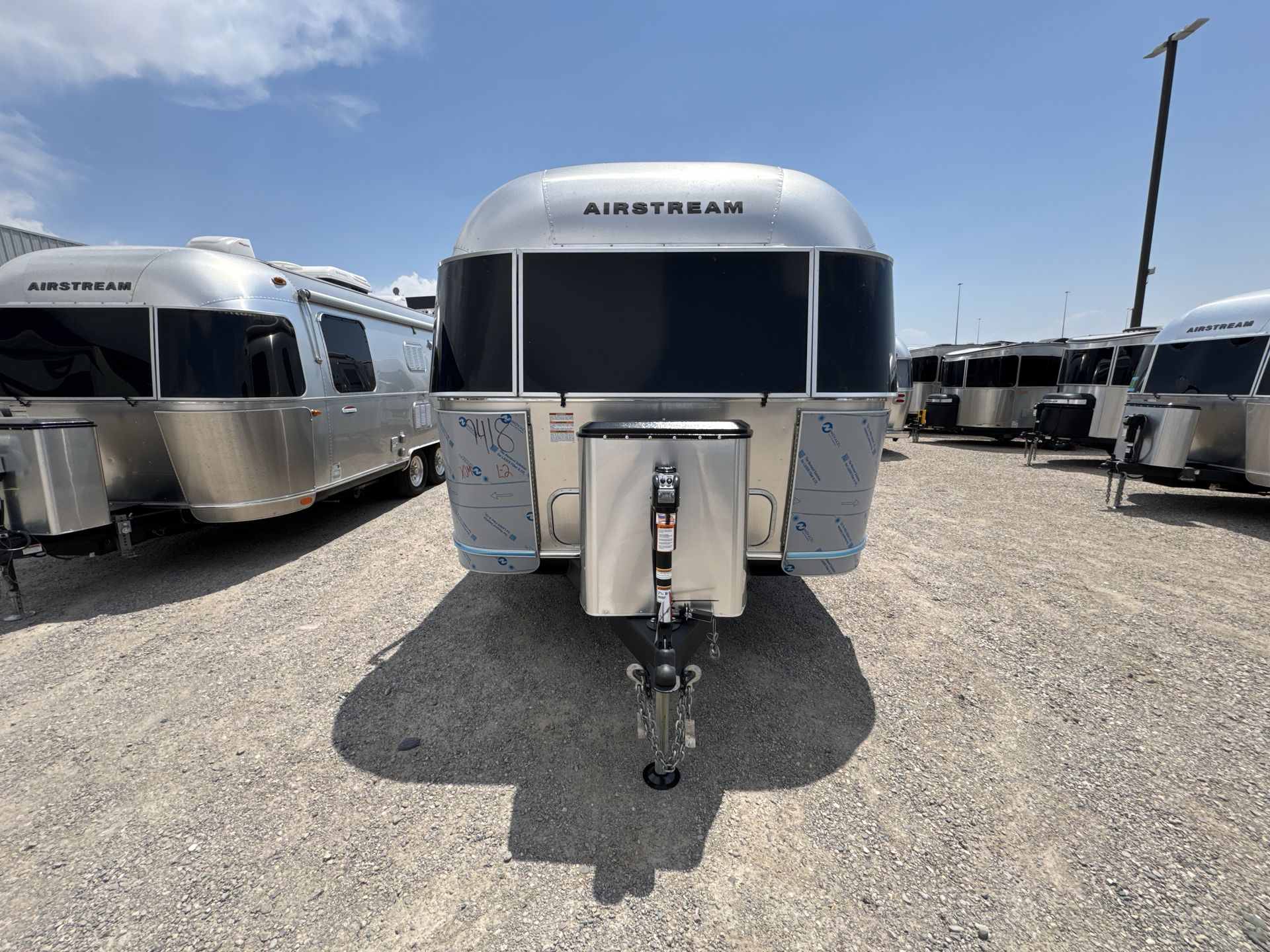 2026 Airstream 27FBQ Base