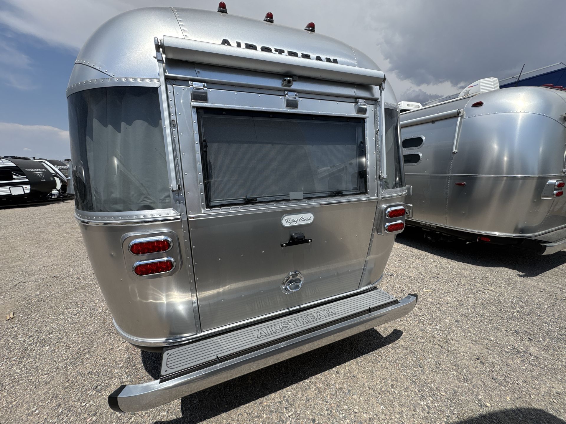 2026 Airstream 27FBQ Base