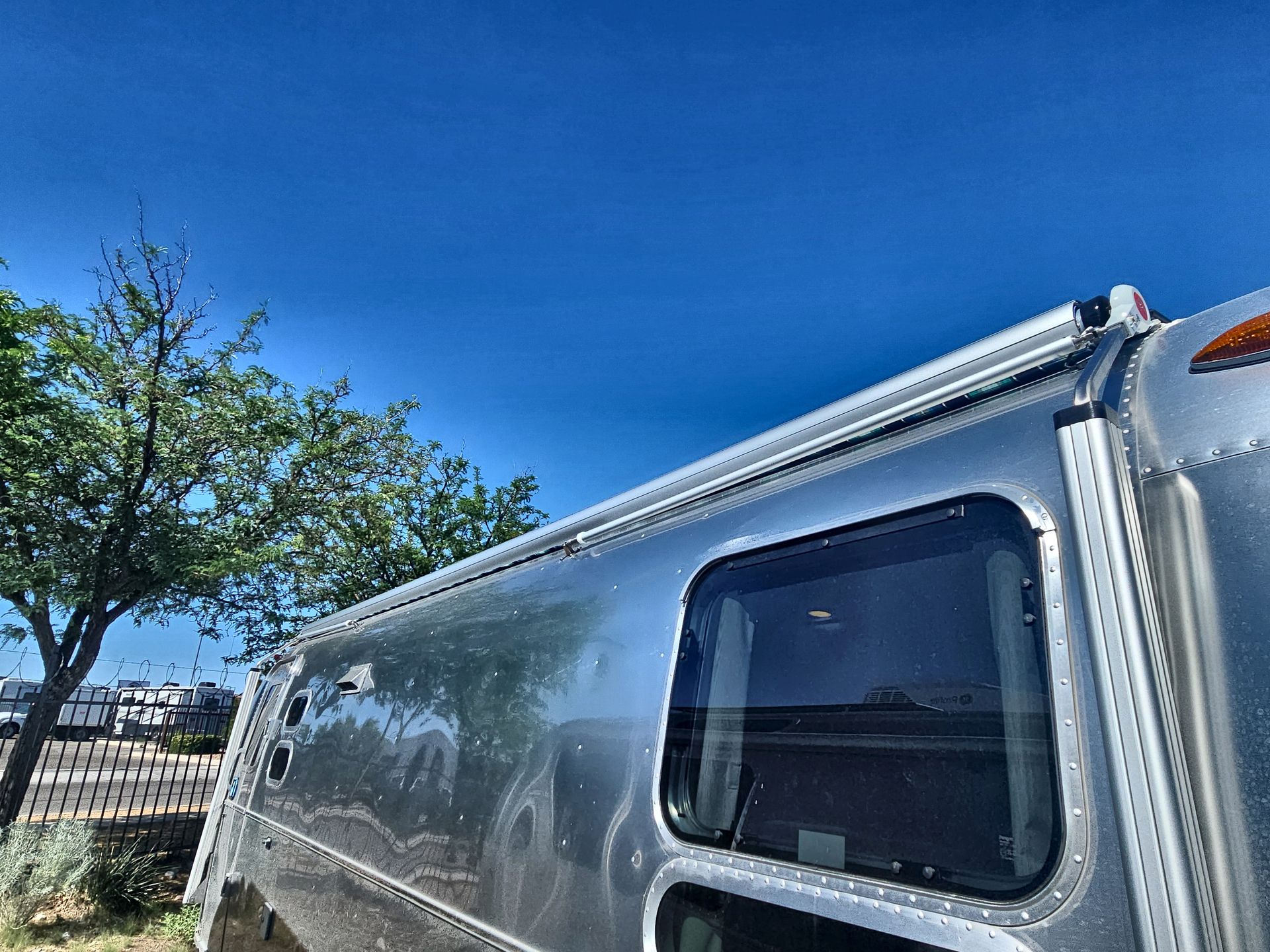 2025 Airstream 27FBT Base