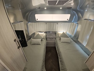 2025 Airstream 27FBT Base