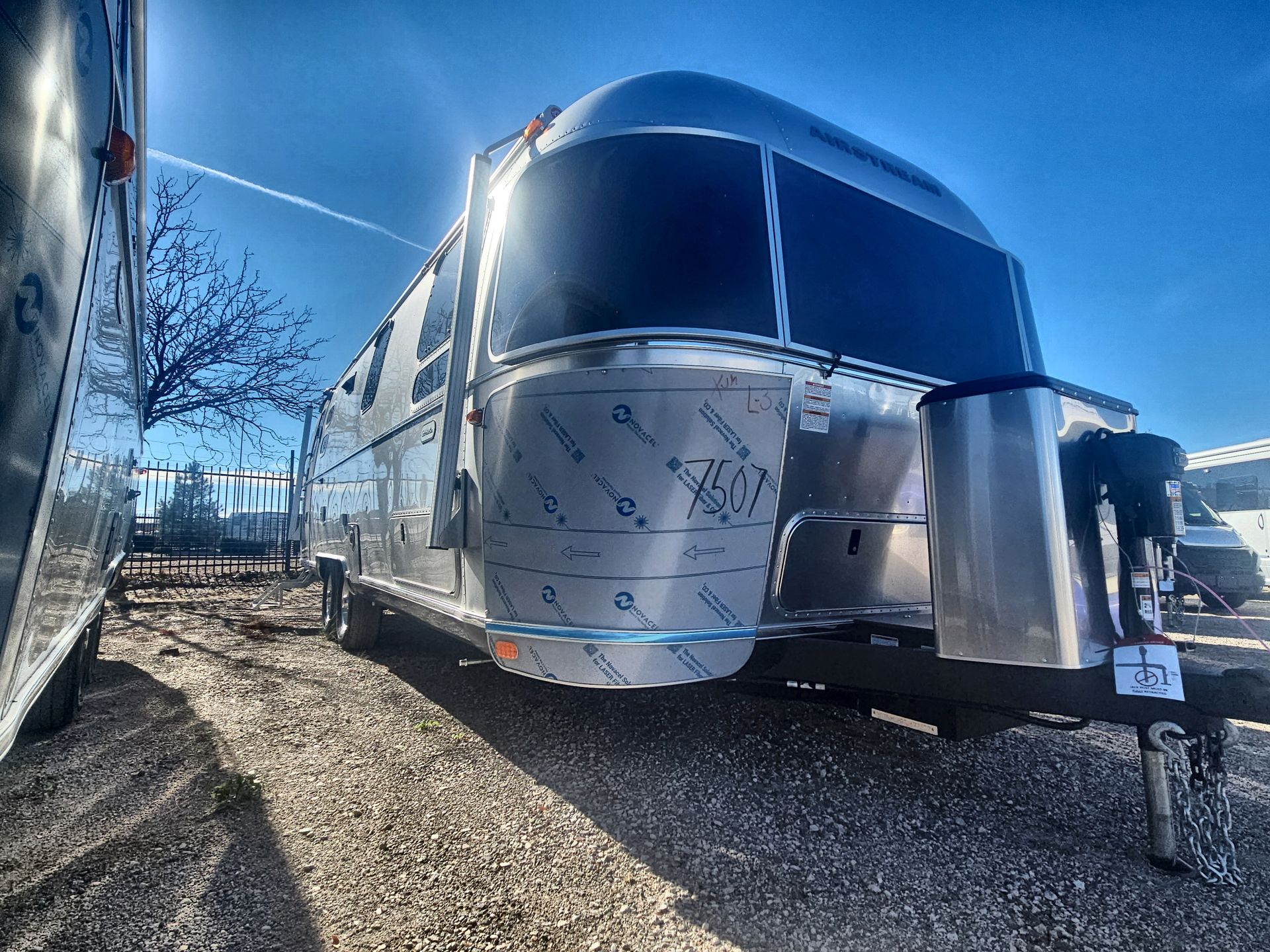 2026 Airstream 27FBT Base
