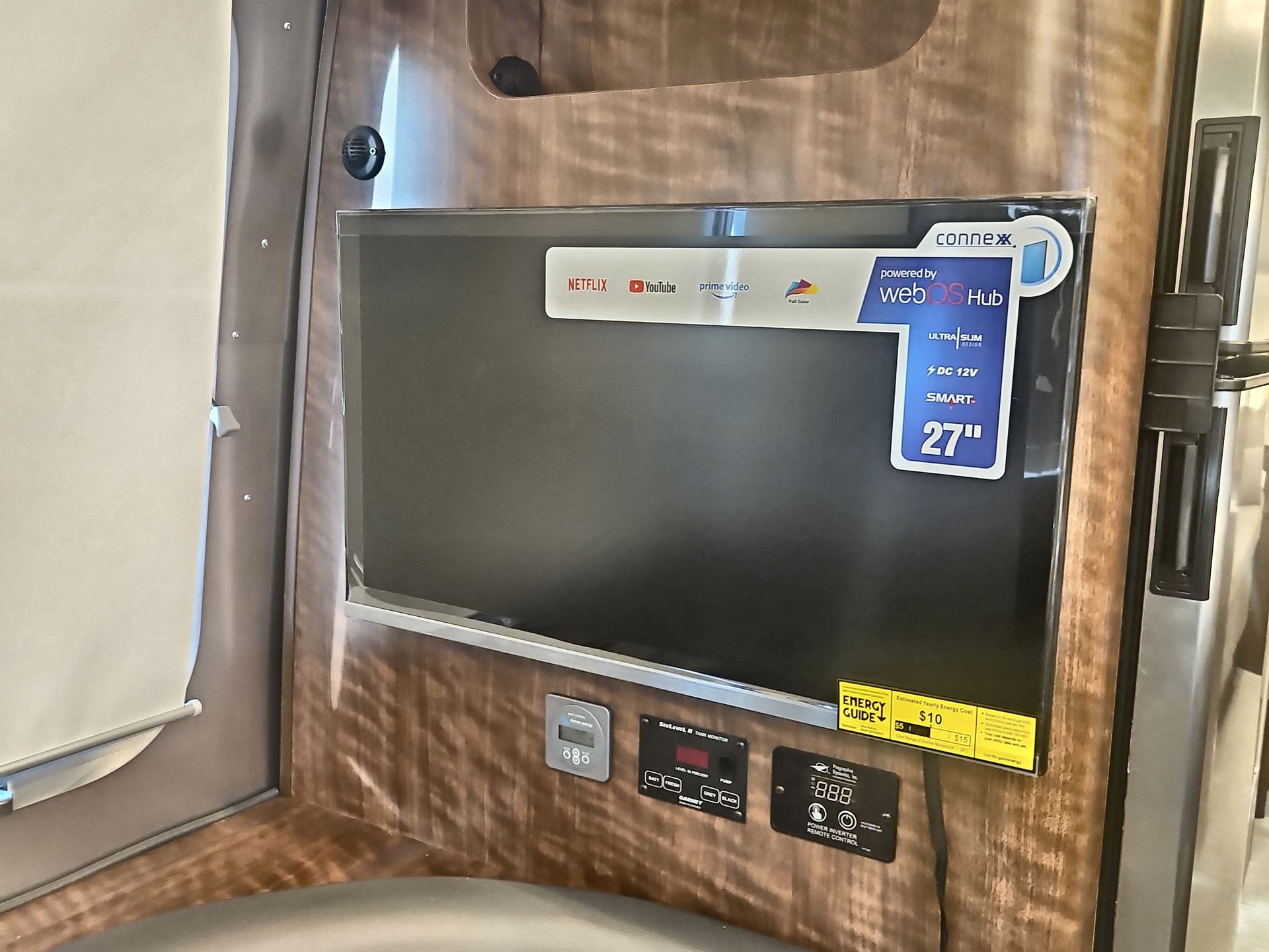 2026 Airstream 27FBT Base