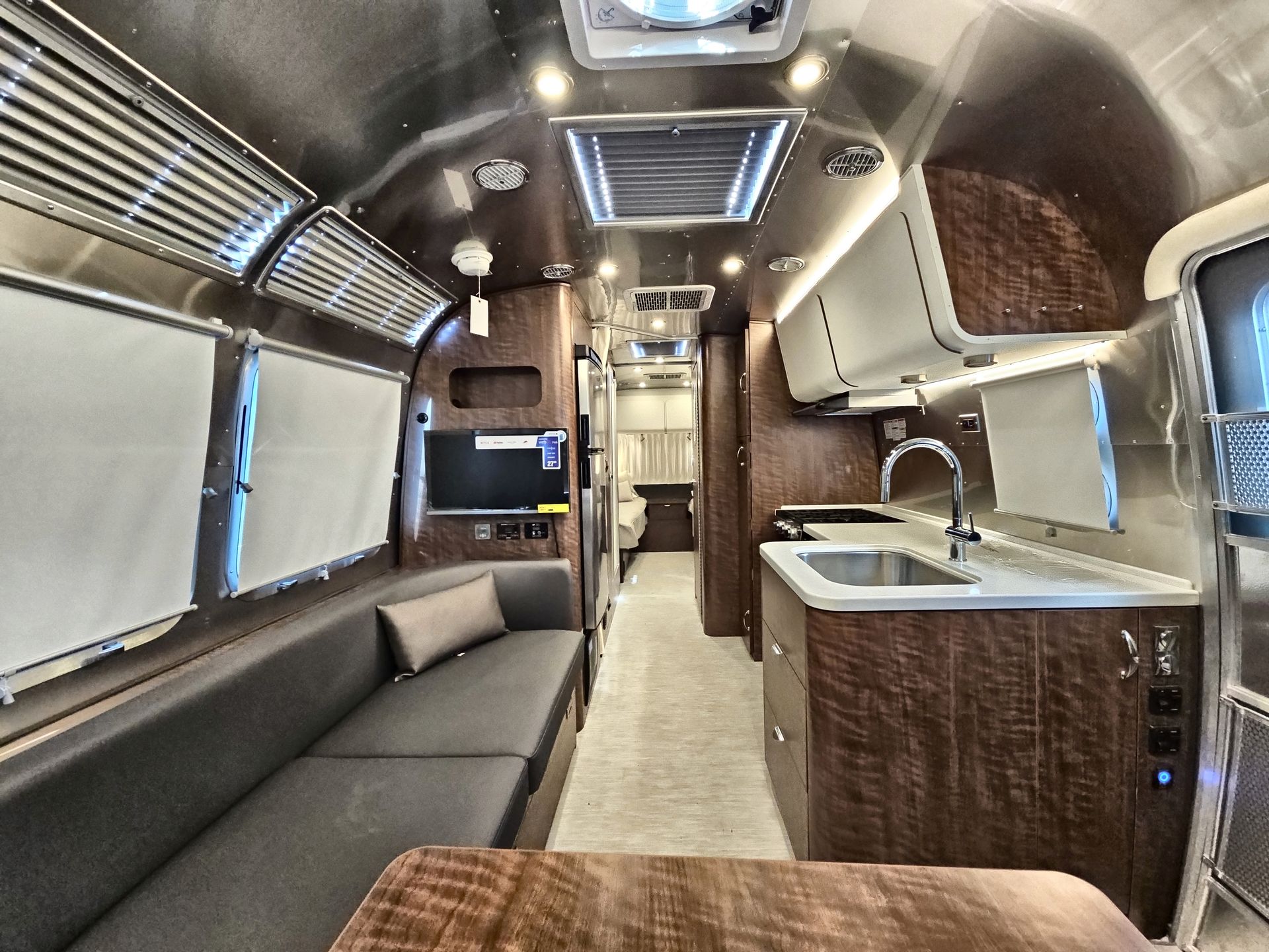 2026 Airstream 27FBT Base