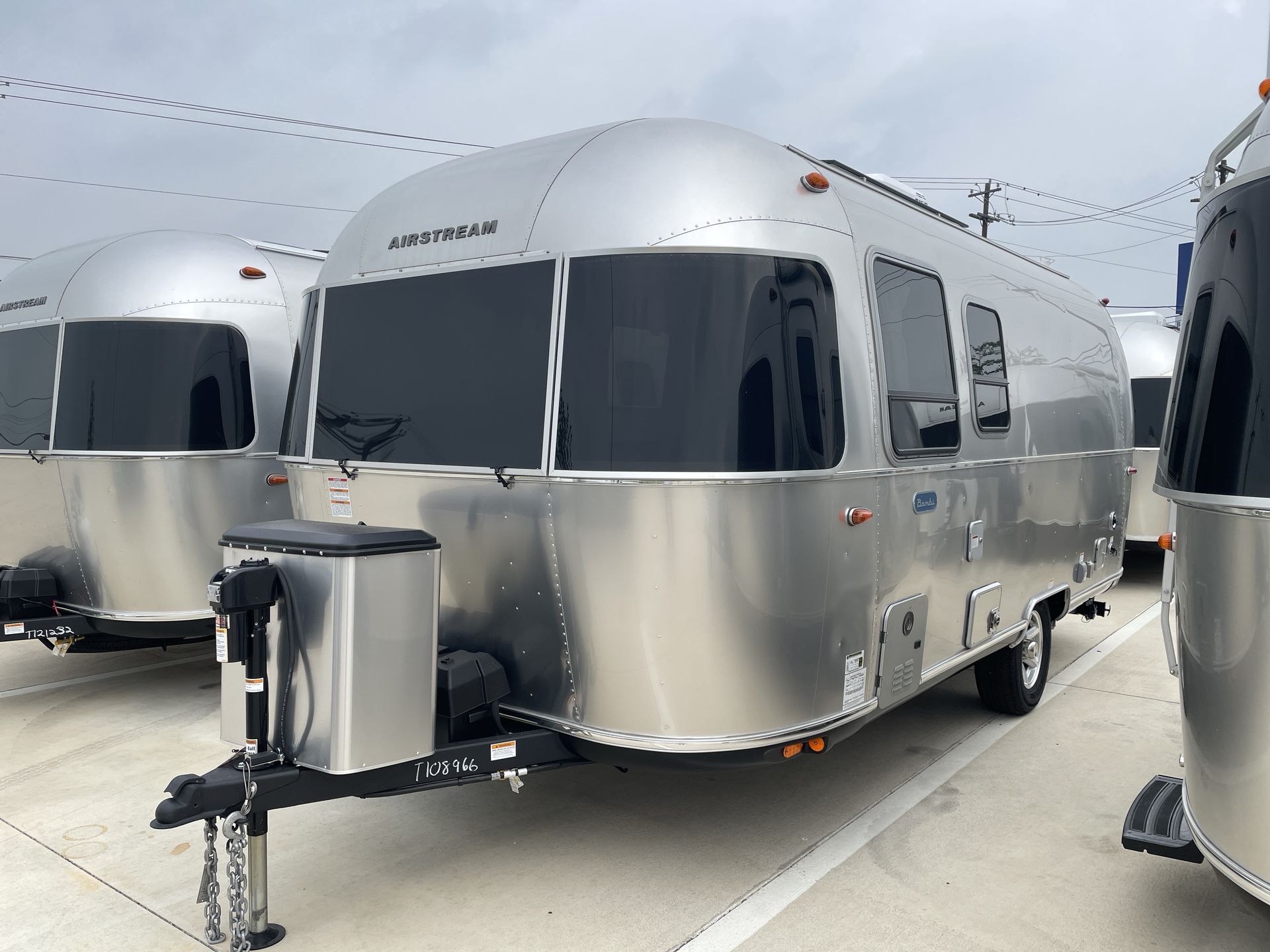 2025 Airstream 22FB Base