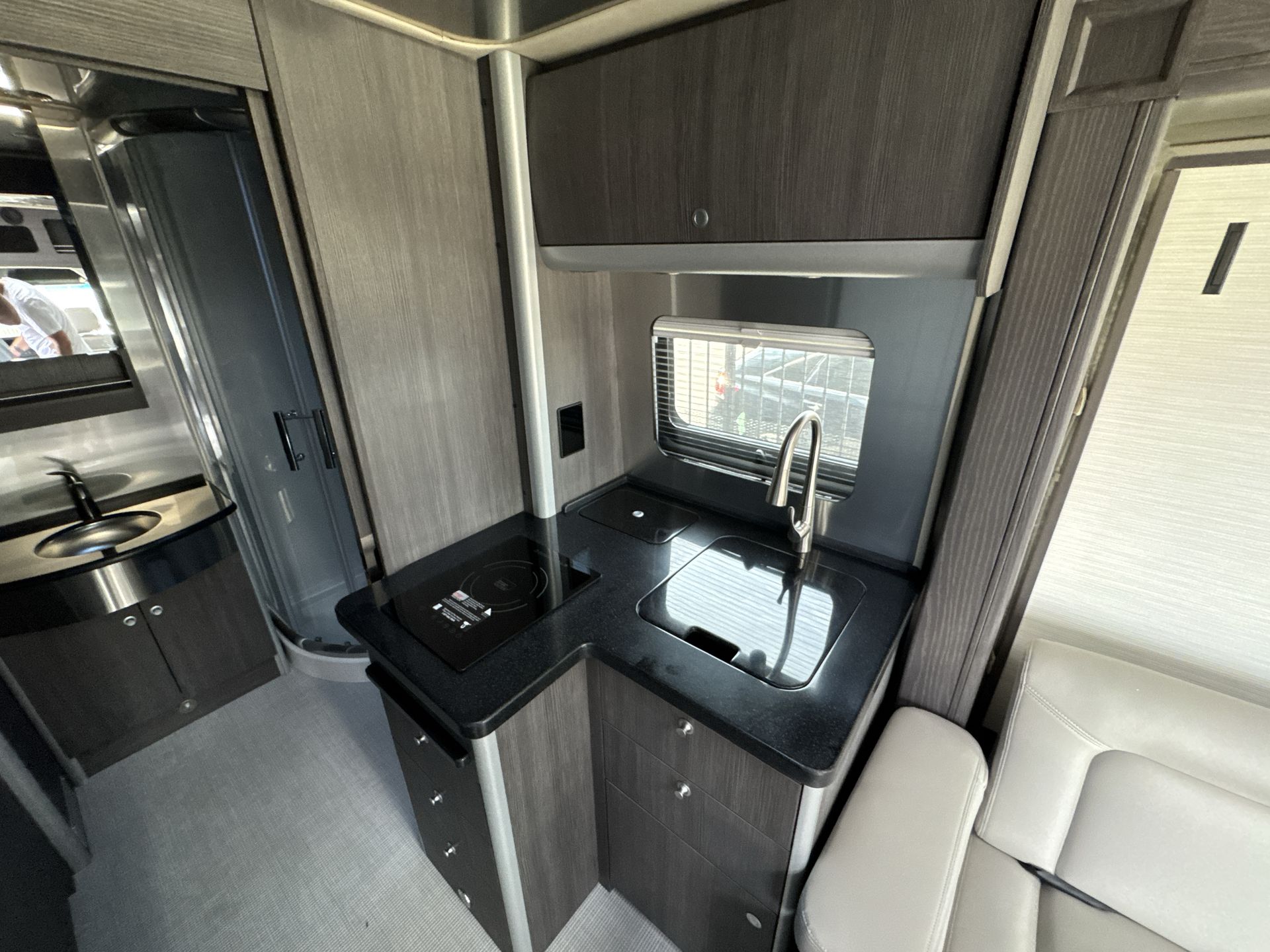 2025 Airstream Murphy Suite Base