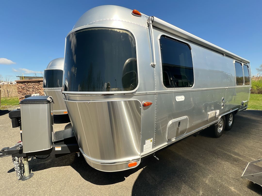 2025 Airstream 25FBT Base