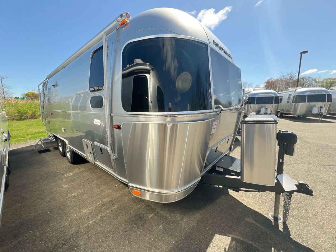 2025 Airstream 25FBT Base