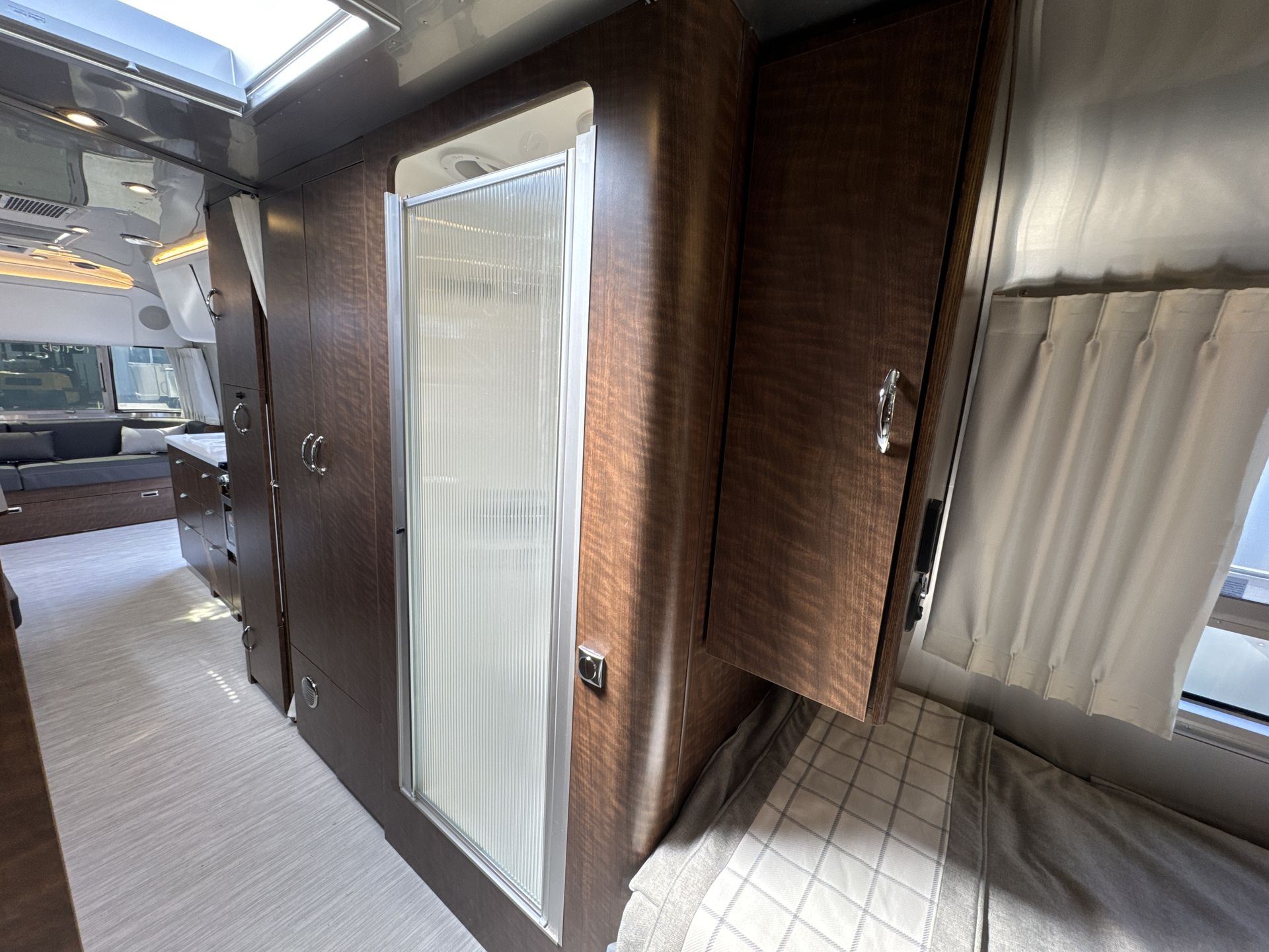 2025 Airstream 30RBT Base