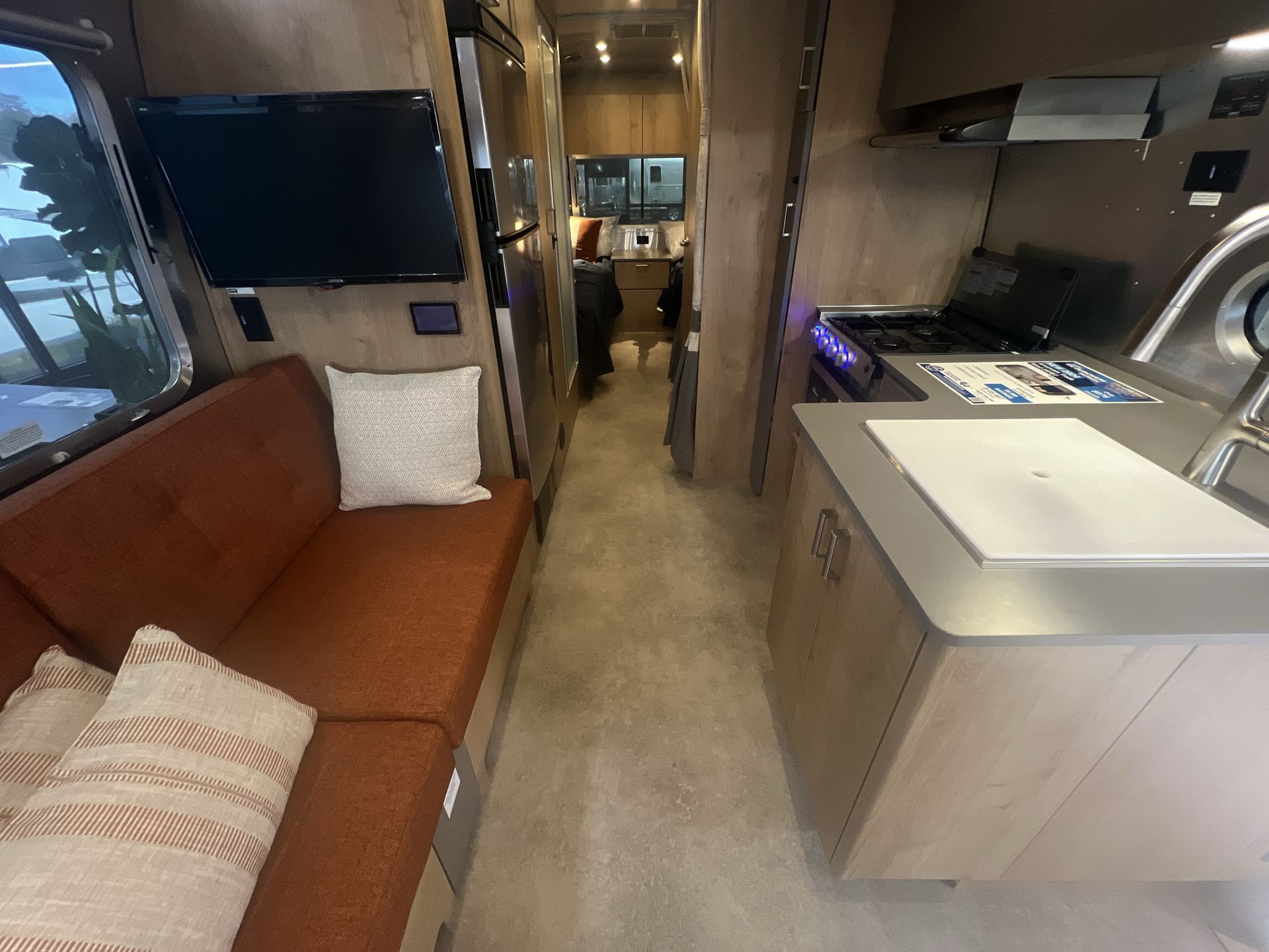 2026 Airstream 25FBT Base