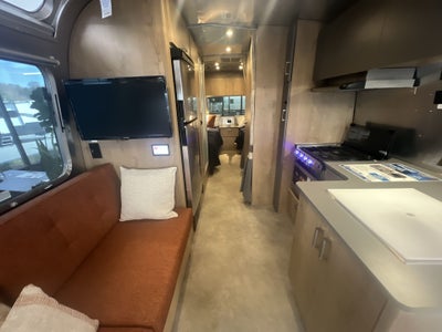 2026 Airstream 25FBT Base