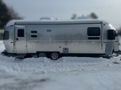 2025 Airstream 27FBQ Base