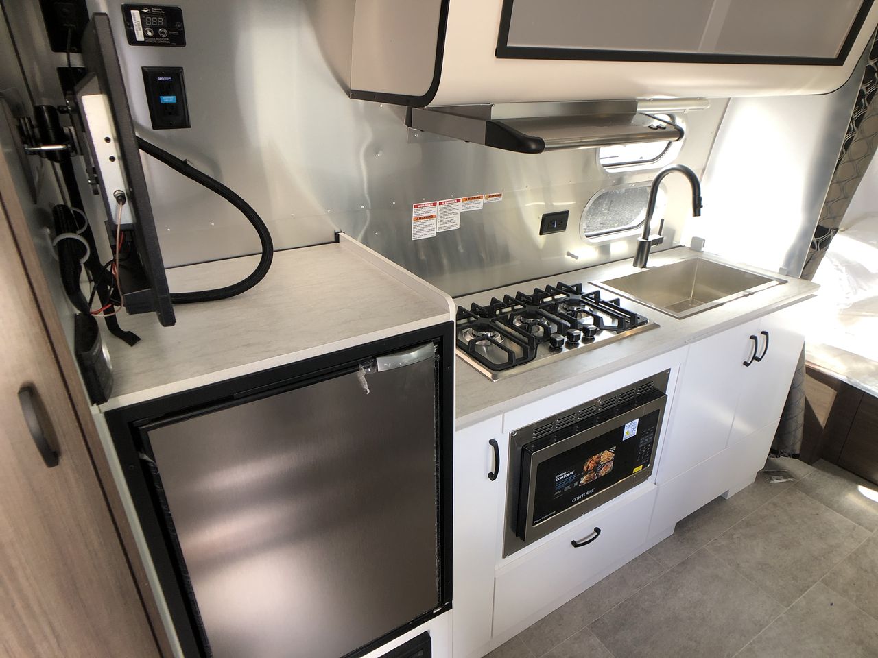 2026 Airstream 22FB Base