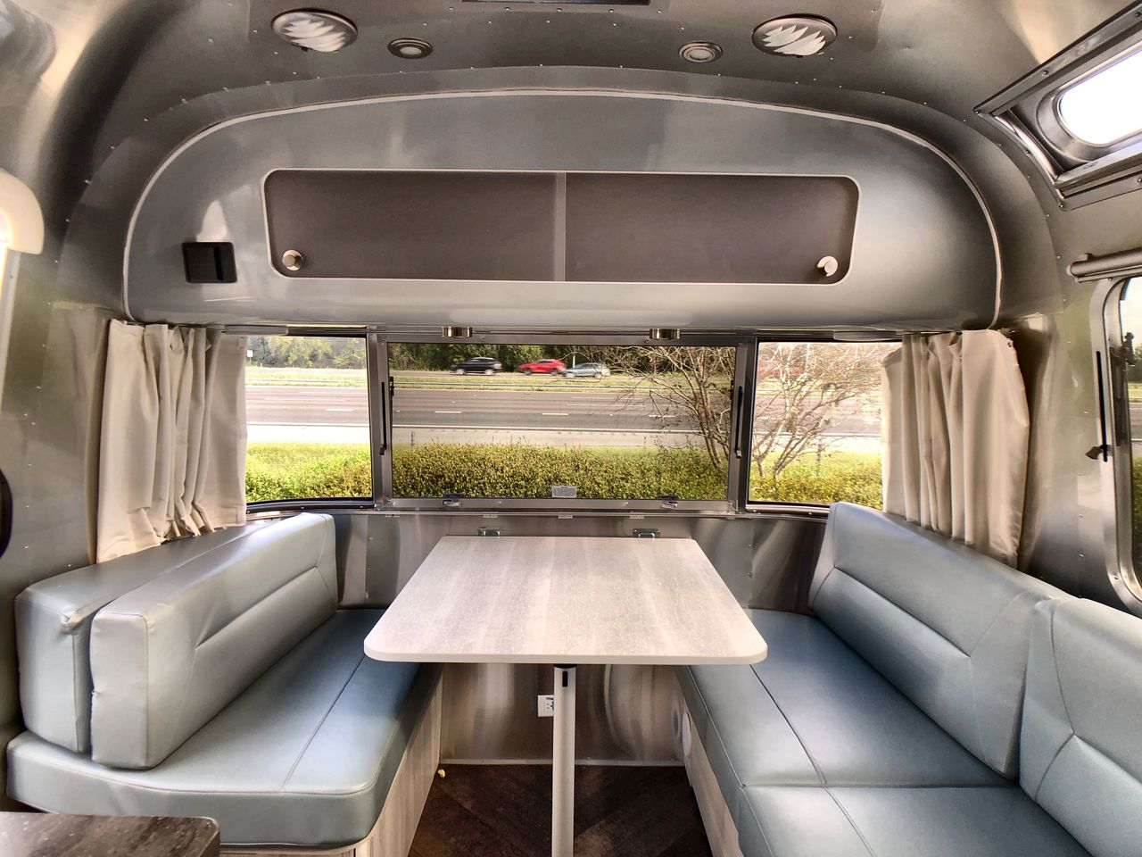 2026 Airstream 25FBQ Base