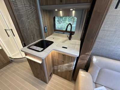 2026 Airstream Murphy Suite Base